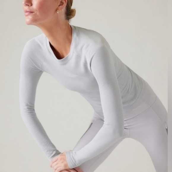 Athleta, New, Pearl Gray Flurry Seamless Crewneck Unstinkable LS Top, Size XL - Picture 1 of 12